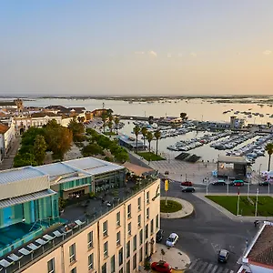 4* Hotel & Club