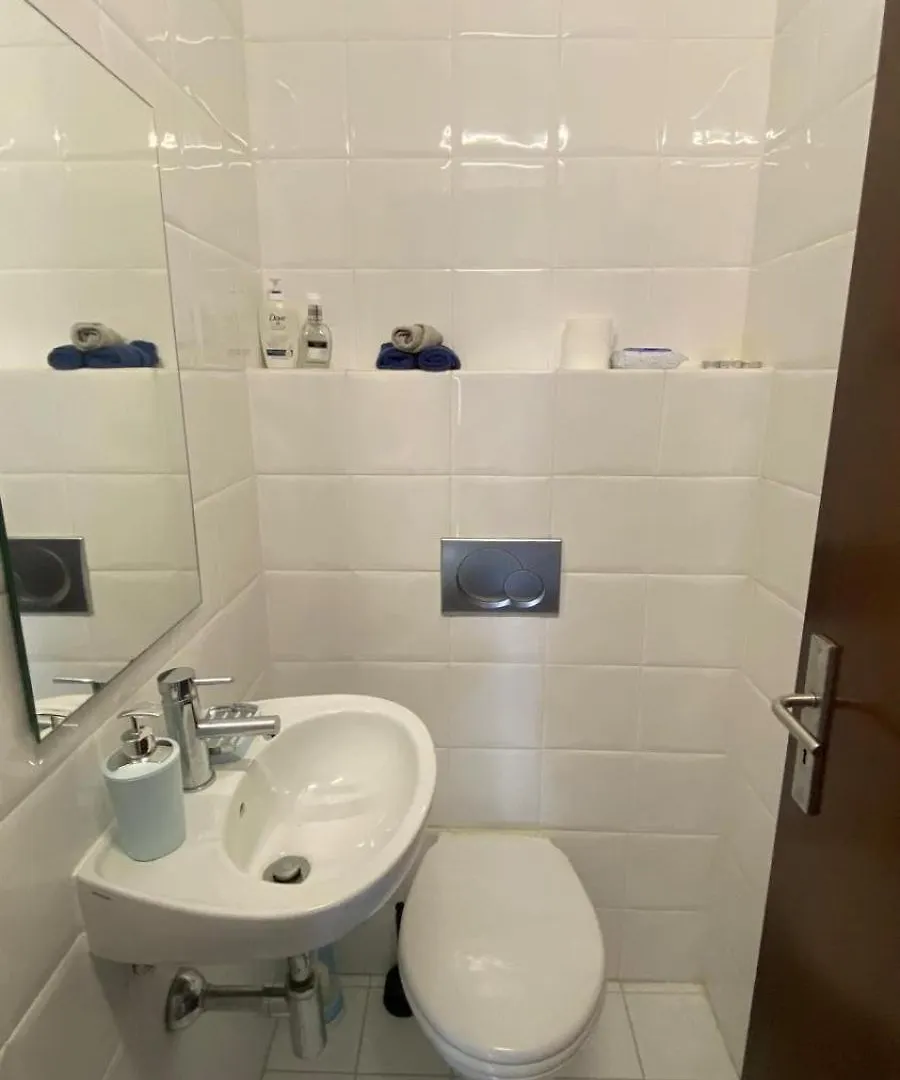 Homestay Rooms In Faro Close To Airport