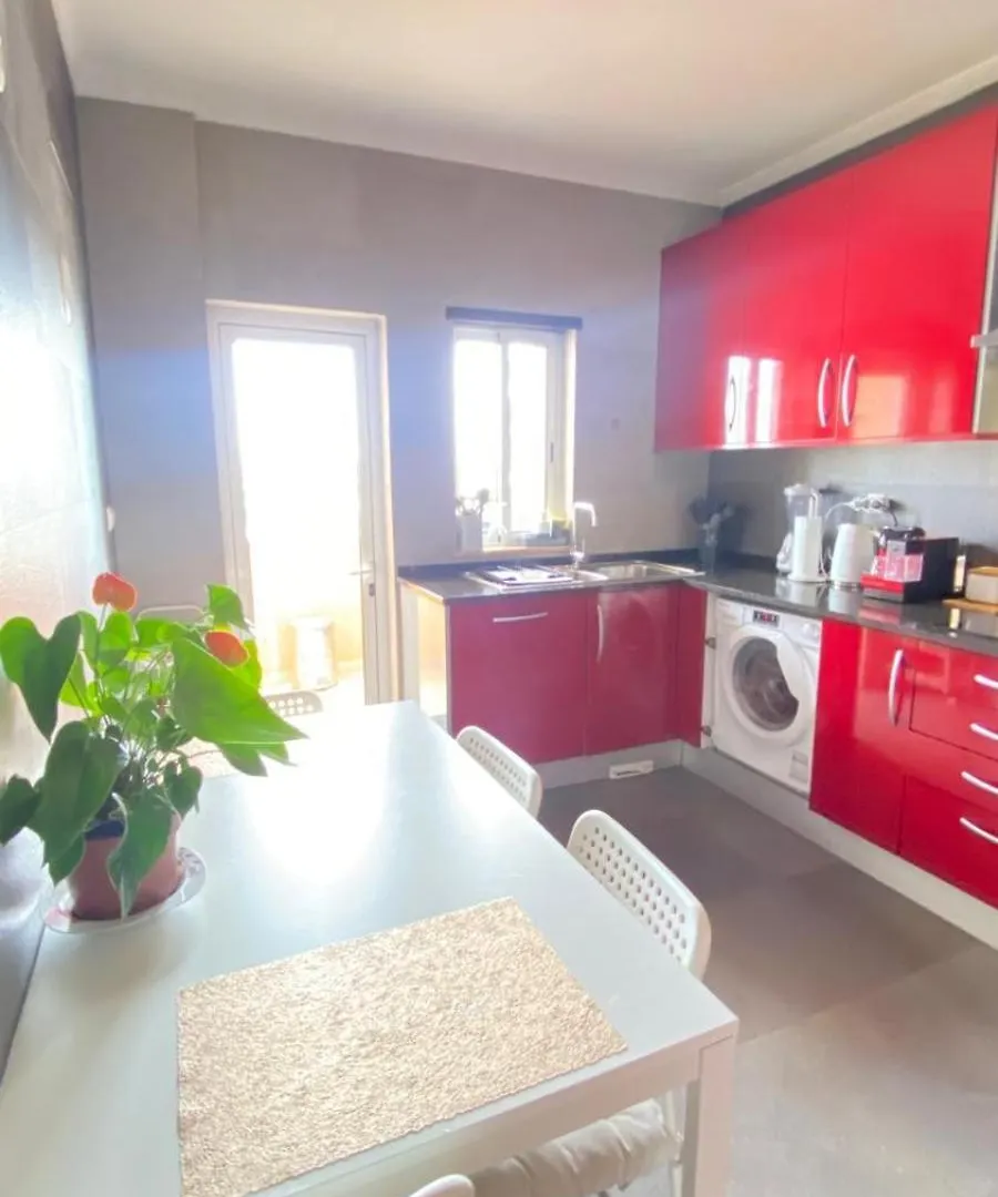 Rooms In Faro Close To Airport 0*,