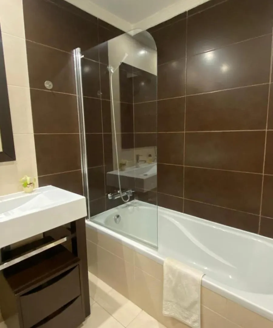 Rooms In Faro Close To Airport Homestay