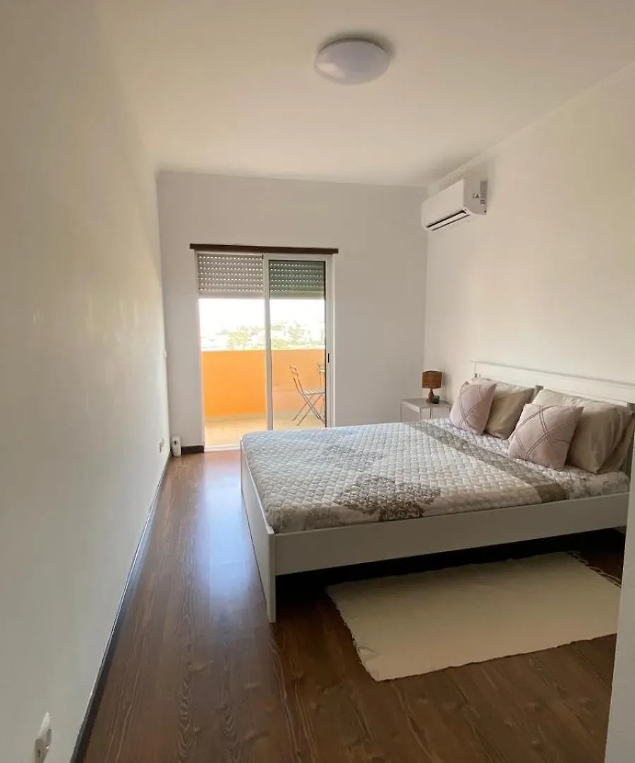 Rooms In Faro Close To Airport Homestay